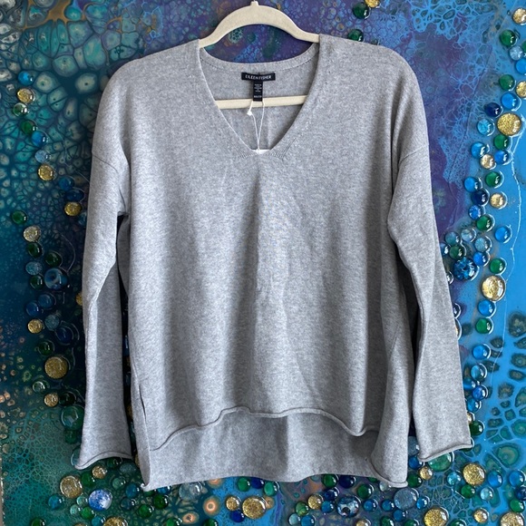 Cozy Luxury! EF V-Neck Box Top in Moon - Picture 1 of 6